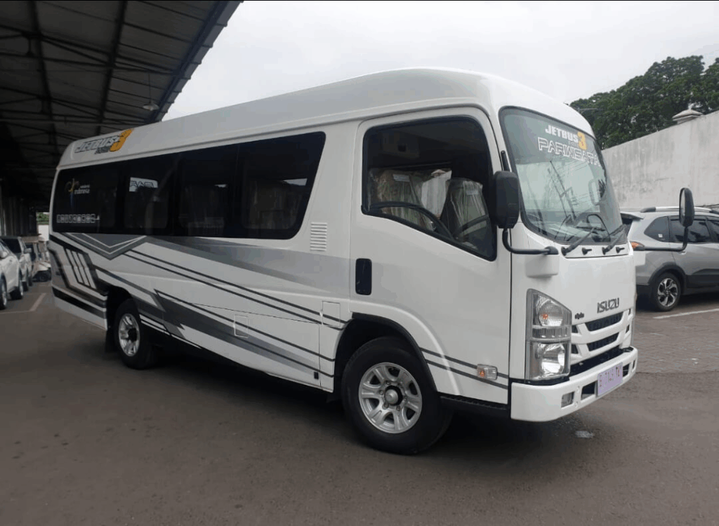Elf Long 22 Seat, Sewa Elf 22 Seat, Transportasi Rombongan Nyaman, Mobil Elf Kapasitas Besar, Minibus Elf untuk Wisata