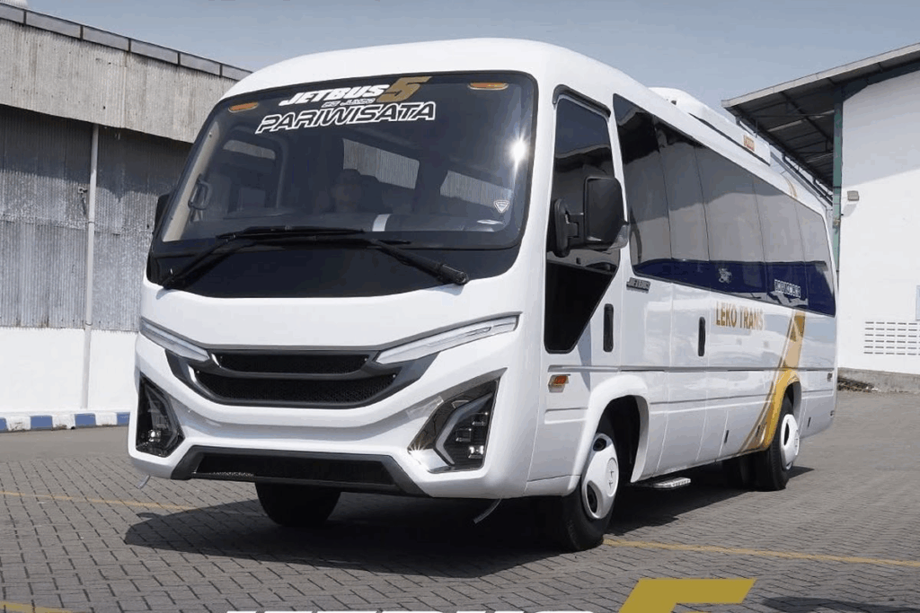 Minibus Pariwisata, Sewa Minibus Wisata, Transportasi Wisata, Armada Minibus, Travel Grup Nyaman