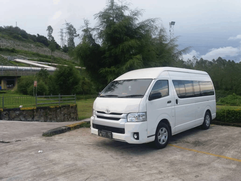 rental mobil hiace jakarta, sewa hiace jakarta, transportasi wisata jakarta, mobil hiace untuk rombongan, jasa rental hiace