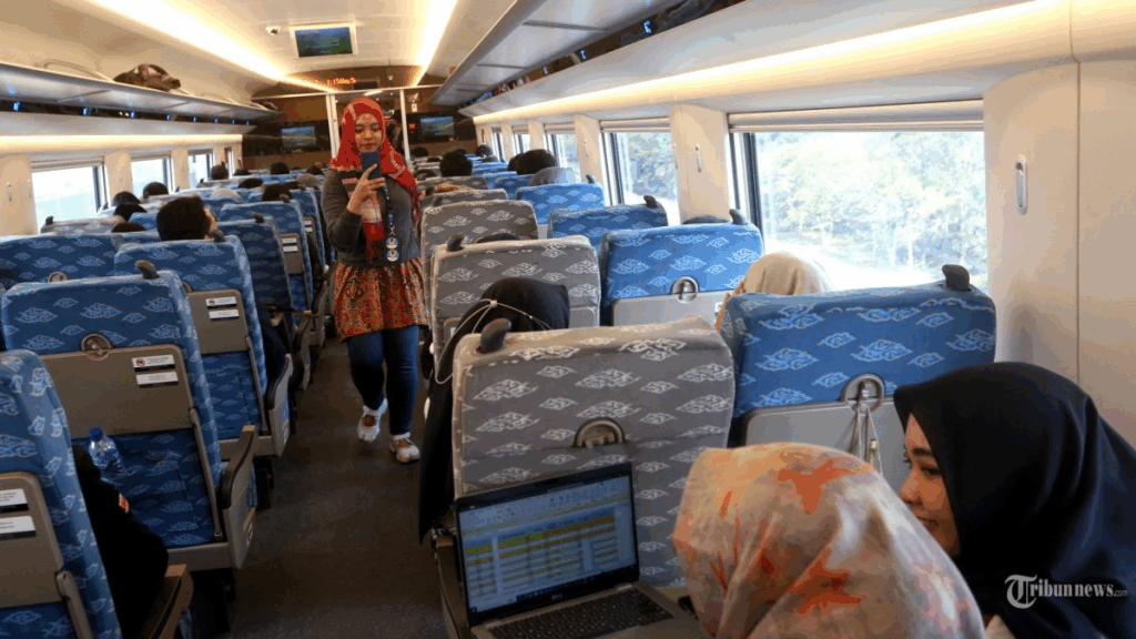 Sewa Bus Jakarta Bandung, Harga Sewa Bus Jakarta Bandung, Fasilitas Bus Jakarta Bandung, Wisata Rombongan ke Bandung, Transportasi Nyaman Jakarta Bandung