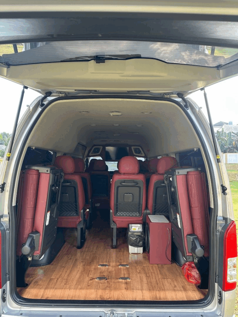 Hiace Interior 15 Seat, Hiace nyaman, Hiace untuk rombongan, mobil keluarga, perjalanan bisnis