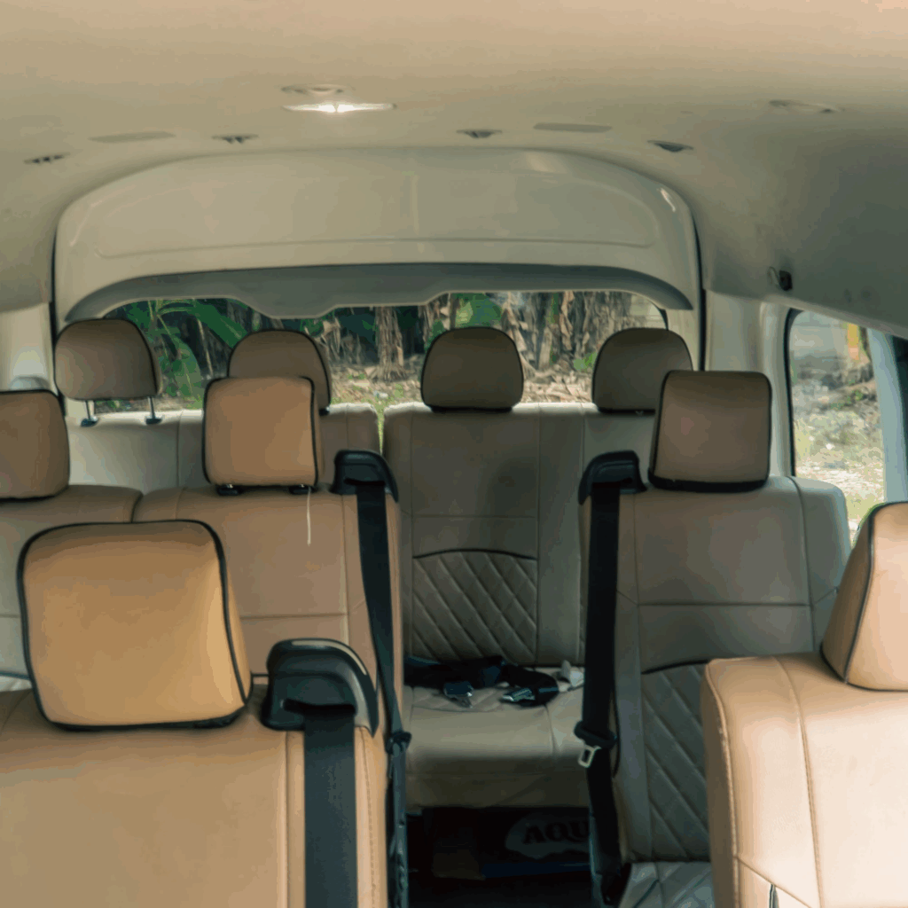 Interior Hiace, kabin Hiace, kursi Hiace, fitur hiburan Hiace, modifikasi Hiace