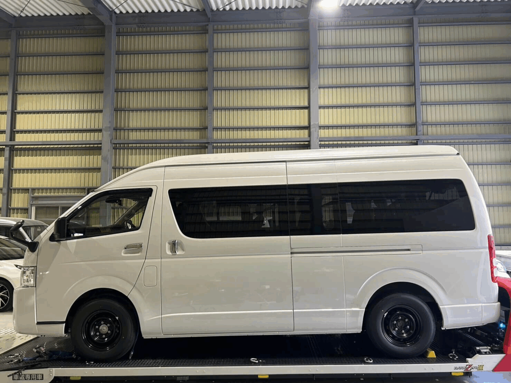 Hiace 14 Seater, rental Hiace 14 Seater, sewa Hiace 14 Seater, mobil 14 penumpang, transportasi grup nyaman