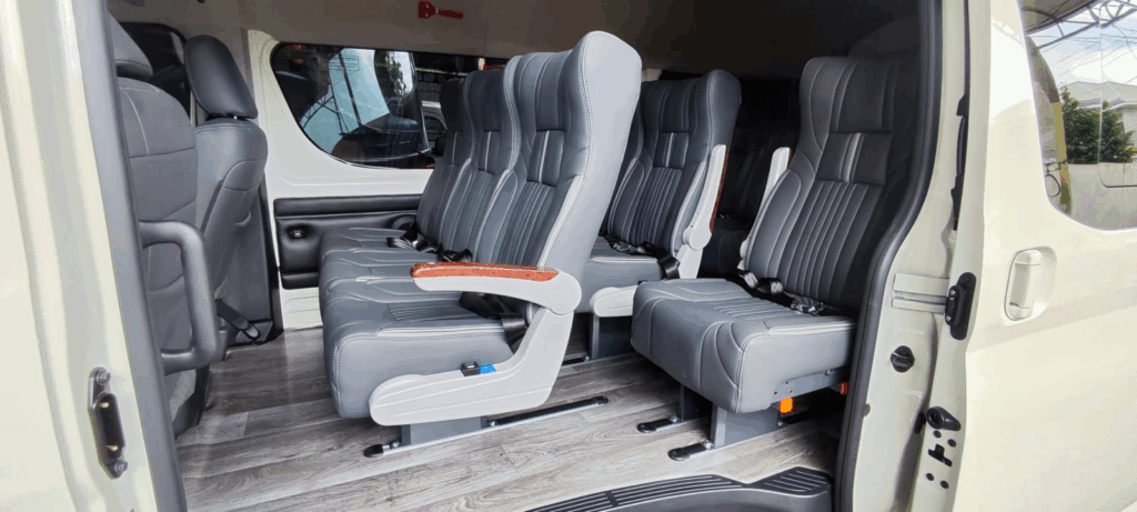 Hiace Premio Interior, kabin Hiace Premio, interior mobil Toyota, kenyamanan Hiace Premio, fitur Hiace Premio Interior
