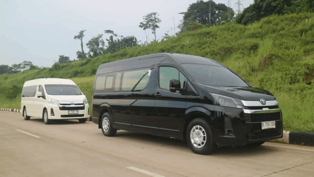 Rental Hiace Jakarta, Sewa Hiace Jakarta, Mobil Rombongan Jakarta, Hiace Commuter Jakarta, Layanan Rental Hiace