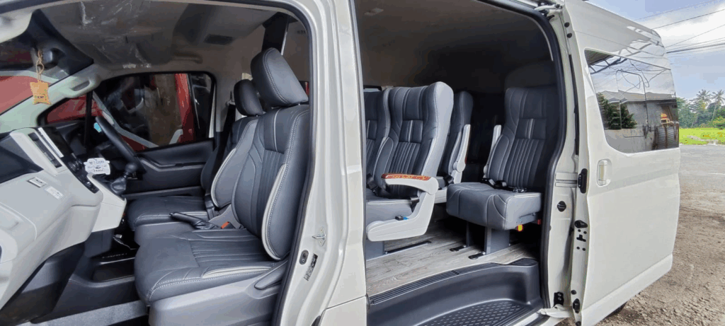 Toyota Hiace Interior, Desain Interior Toyota Hiace, Kenyamanan Kabin Hiace, Fitur Modern Toyota Hiace, Interior Mobil Luas