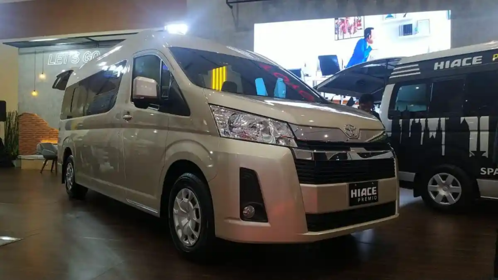Perbedaan Hiace Luxury dan Hiace Premio, Hiace Luxury Jakarta, Hiace Premio Jakarta, Sewa Hiace Jakarta, Transportasi Jakarta