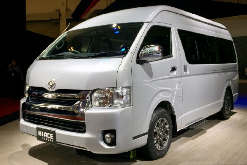 Waktu Tepat Memilih Hiace Luxury untuk Rombongan